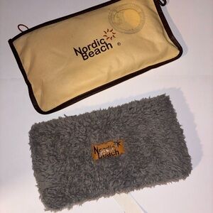 Nordic Beach “Grey Kitten” Fuzzy Head Wrap – NEW w/ Tags & Case